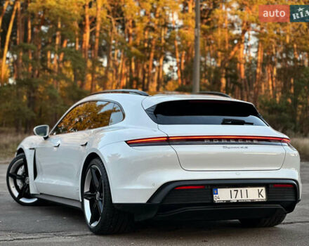 Белый Порше Тайкан, объемом двигателя 0 л и пробегом 33 тыс. км за 75500 $, фото 39 на Automoto.ua
