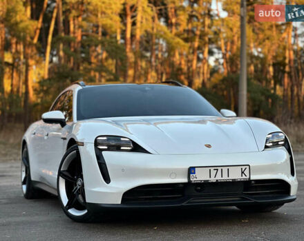 Белый Порше Тайкан, объемом двигателя 0 л и пробегом 33 тыс. км за 75500 $, фото 6 на Automoto.ua