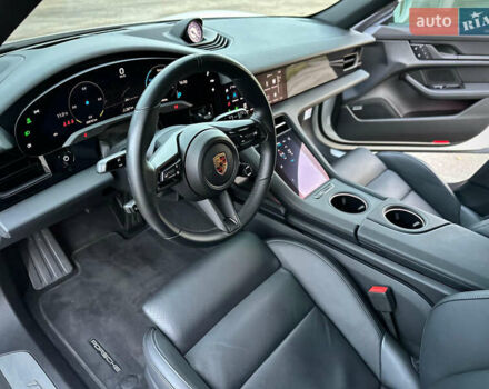 Белый Порше Тайкан, объемом двигателя 0 л и пробегом 33 тыс. км за 75500 $, фото 55 на Automoto.ua