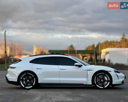 Белый Порше Тайкан, объемом двигателя 0 л и пробегом 33 тыс. км за 75500 $, фото 30 на Automoto.ua