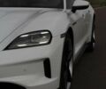 Белый Порше Тайкан, объемом двигателя 0 л и пробегом 8 тыс. км за 82800 $, фото 4 на Automoto.ua