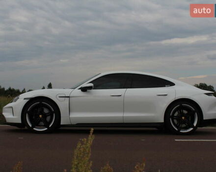 Белый Порше Тайкан, объемом двигателя 0 л и пробегом 8 тыс. км за 82800 $, фото 14 на Automoto.ua