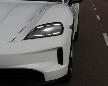 Белый Порше Тайкан, объемом двигателя 0 л и пробегом 8 тыс. км за 82800 $, фото 27 на Automoto.ua