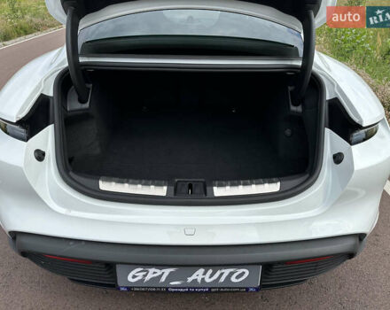 Белый Порше Тайкан, объемом двигателя 0 л и пробегом 8 тыс. км за 82800 $, фото 28 на Automoto.ua