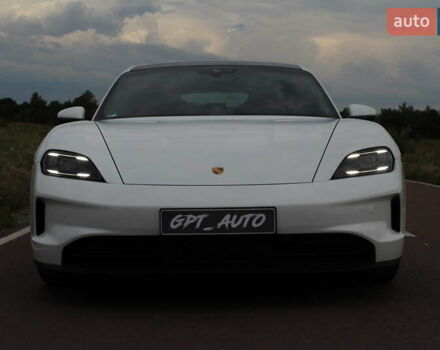 Белый Порше Тайкан, объемом двигателя 0 л и пробегом 8 тыс. км за 82800 $, фото 24 на Automoto.ua