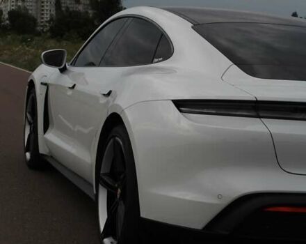 Белый Порше Тайкан, объемом двигателя 0 л и пробегом 8 тыс. км за 82800 $, фото 17 на Automoto.ua