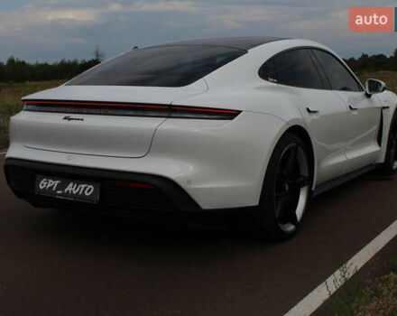 Белый Порше Тайкан, объемом двигателя 0 л и пробегом 8 тыс. км за 82800 $, фото 18 на Automoto.ua