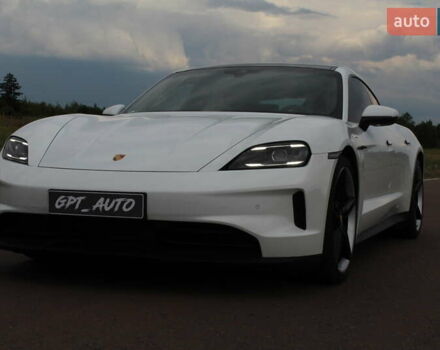 Белый Порше Тайкан, объемом двигателя 0 л и пробегом 8 тыс. км за 82800 $, фото 7 на Automoto.ua