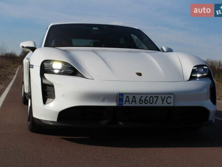 Порше Тайкан 2020 в Киеве на Automoto.ua Белый Порше Тайкан, объемом двигателя 0 л и пробегом 67 тыс. км за 81700 $, фото 1 на Automoto.ua