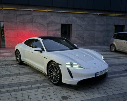 Белый Порше Тайкан, объемом двигателя 0 л и пробегом 101 тыс. км за 48000 $, фото 1 на Automoto.ua