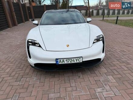 Порше Тайкан 2021 в Киеве на Automoto.ua Белый Порше Тайкан, объемом двигателя 0 л и пробегом 19 тыс. км за 57000 $, фото 1 на Automoto.ua