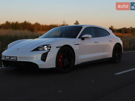 Белый Порше Тайкан, объемом двигателя 0 л и пробегом 29 тыс. км за 75800 $, фото 1 на Automoto.ua