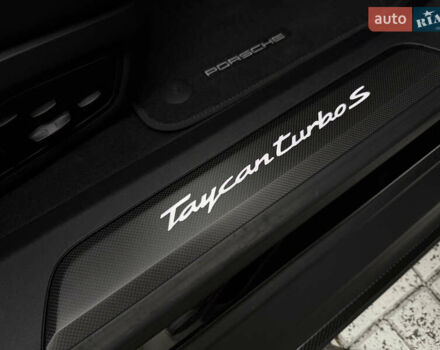 Чорний Порше Тайкан, об'ємом двигуна 0 л та пробігом 33 тис. км за 80000 $, фото 28 на Automoto.ua