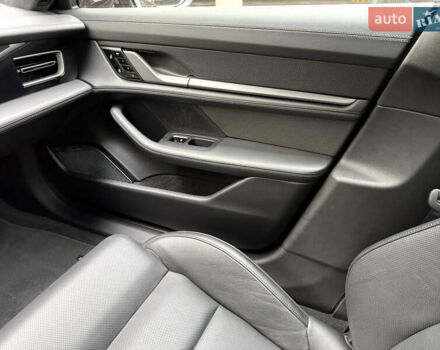 Чорний Порше Тайкан, об'ємом двигуна 0 л та пробігом 33 тис. км за 80000 $, фото 19 на Automoto.ua