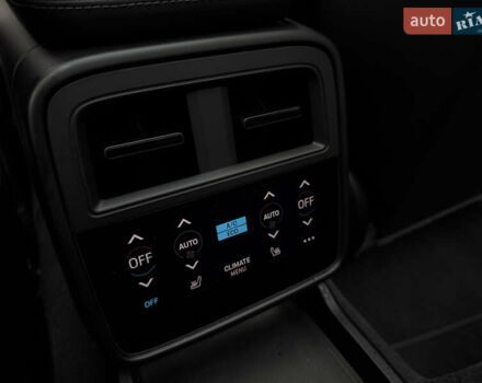 Чорний Порше Тайкан, об'ємом двигуна 0 л та пробігом 33 тис. км за 80000 $, фото 21 на Automoto.ua