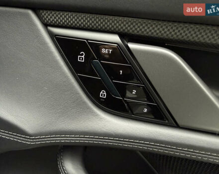 Чорний Порше Тайкан, об'ємом двигуна 0 л та пробігом 33 тис. км за 80000 $, фото 30 на Automoto.ua