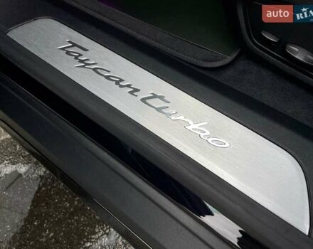 Черный Порше Тайкан, объемом двигателя 0 л и пробегом 59 тыс. км за 79900 $, фото 53 на Automoto.ua