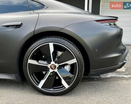 Черный Порше Тайкан, объемом двигателя 0 л и пробегом 59 тыс. км за 79900 $, фото 28 на Automoto.ua