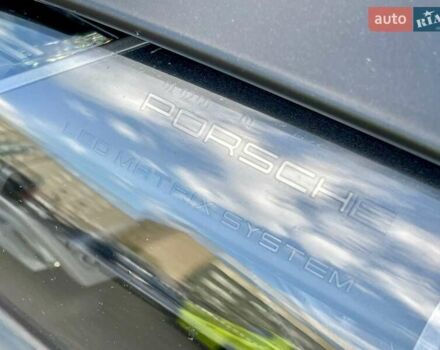 Черный Порше Тайкан, объемом двигателя 0 л и пробегом 59 тыс. км за 79900 $, фото 5 на Automoto.ua