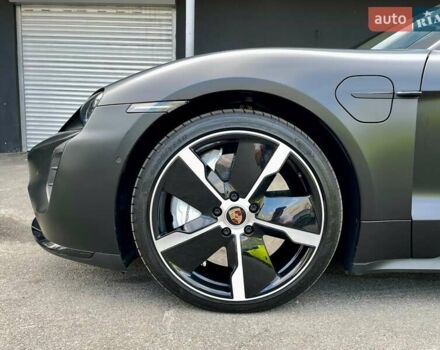 Черный Порше Тайкан, объемом двигателя 0 л и пробегом 59 тыс. км за 79900 $, фото 27 на Automoto.ua