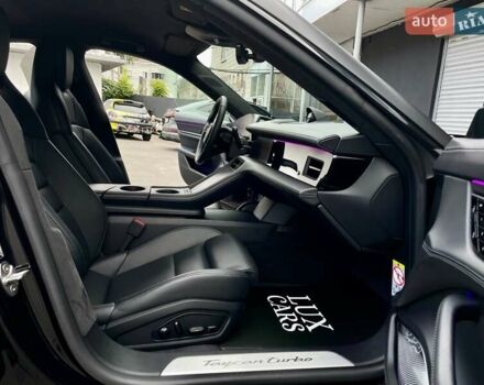 Черный Порше Тайкан, объемом двигателя 0 л и пробегом 59 тыс. км за 79900 $, фото 59 на Automoto.ua