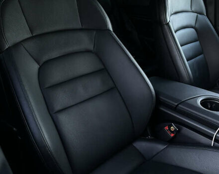 Черный Порше Тайкан, объемом двигателя 0 л и пробегом 84 тыс. км за 65000 $, фото 20 на Automoto.ua