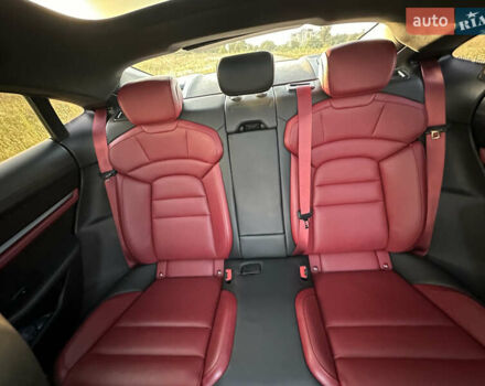 Черный Порше Тайкан, объемом двигателя 0 л и пробегом 29 тыс. км за 85800 $, фото 15 на Automoto.ua