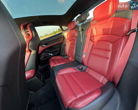 Черный Порше Тайкан, объемом двигателя 0 л и пробегом 29 тыс. км за 85800 $, фото 14 на Automoto.ua