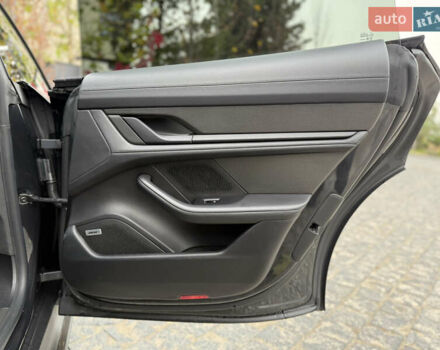 Чорний Порше Тайкан, об'ємом двигуна 0 л та пробігом 33 тис. км за 88900 $, фото 83 на Automoto.ua