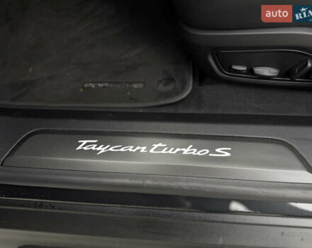Чорний Порше Тайкан, об'ємом двигуна 0 л та пробігом 33 тис. км за 88900 $, фото 43 на Automoto.ua