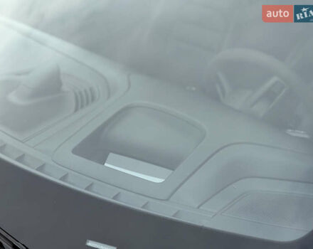 Чорний Порше Тайкан, об'ємом двигуна 0 л та пробігом 33 тис. км за 88900 $, фото 18 на Automoto.ua