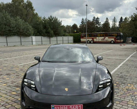 Черный Порше Тайкан, объемом двигателя 0 л и пробегом 60 тыс. км за 53300 $, фото 1 на Automoto.ua