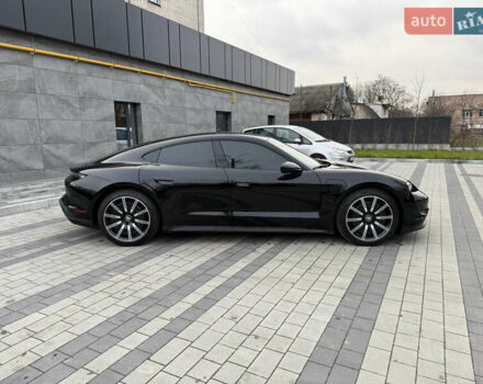 Черный Порше Тайкан, объемом двигателя 0 л и пробегом 63 тыс. км за 49000 $, фото 2 на Automoto.ua