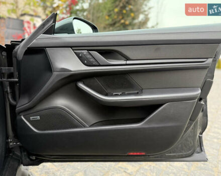 Чорний Порше Тайкан, об'ємом двигуна 0 л та пробігом 33 тис. км за 88900 $, фото 86 на Automoto.ua