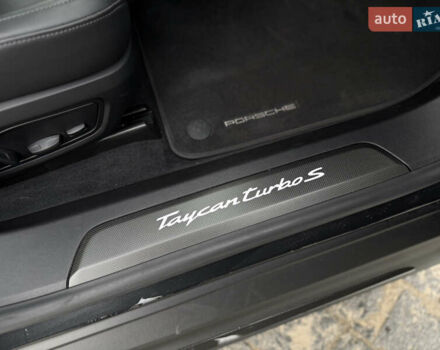 Чорний Порше Тайкан, об'ємом двигуна 0 л та пробігом 33 тис. км за 88900 $, фото 87 на Automoto.ua