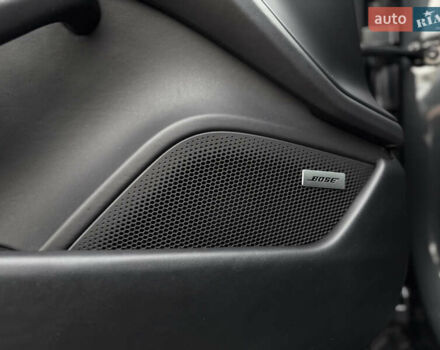 Чорний Порше Тайкан, об'ємом двигуна 0 л та пробігом 33 тис. км за 88900 $, фото 42 на Automoto.ua