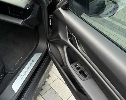 Черный Порше Тайкан, объемом двигателя 0 л и пробегом 63 тыс. км за 49000 $, фото 20 на Automoto.ua