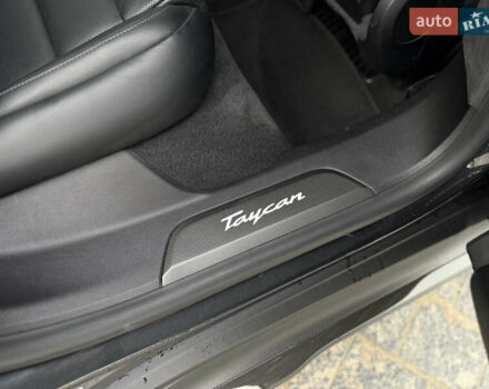 Чорний Порше Тайкан, об'ємом двигуна 0 л та пробігом 33 тис. км за 88900 $, фото 84 на Automoto.ua