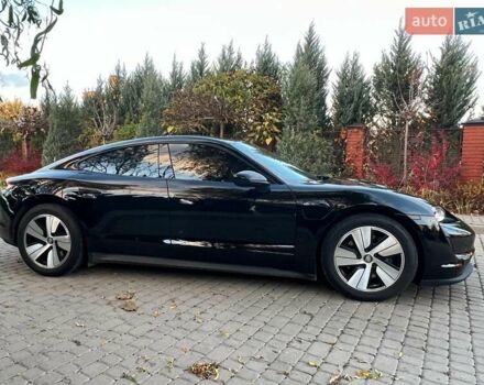 Черный Порше Тайкан, объемом двигателя 0 л и пробегом 41 тыс. км за 49980 $, фото 14 на Automoto.ua