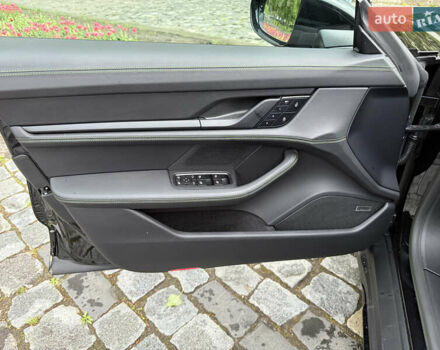 Черный Порше Тайкан, объемом двигателя 0 л и пробегом 11 тыс. км за 83333 $, фото 80 на Automoto.ua