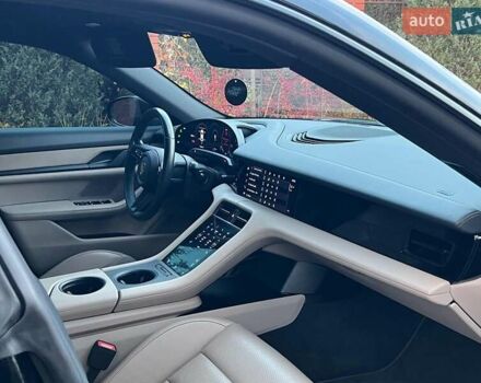 Черный Порше Тайкан, объемом двигателя 0 л и пробегом 41 тыс. км за 49980 $, фото 20 на Automoto.ua