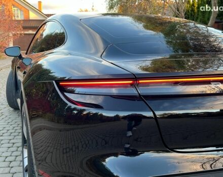 Черный Порше Тайкан, объемом двигателя 0 л и пробегом 41 тыс. км за 49980 $, фото 11 на Automoto.ua