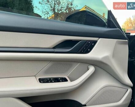 Черный Порше Тайкан, объемом двигателя 0 л и пробегом 41 тыс. км за 49980 $, фото 26 на Automoto.ua