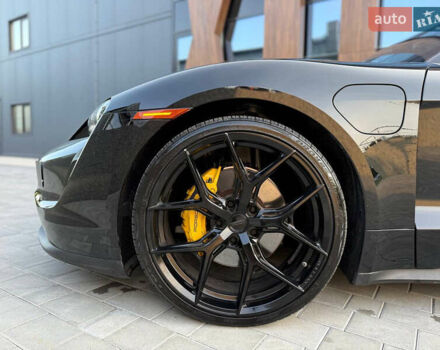 Черный Порше Тайкан, объемом двигателя 0 л и пробегом 34 тыс. км за 52000 $, фото 9 на Automoto.ua