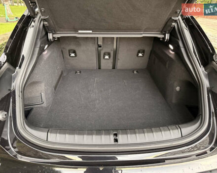 Черный Порше Тайкан, объемом двигателя 0 л и пробегом 11 тыс. км за 83333 $, фото 113 на Automoto.ua