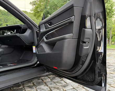 Черный Порше Тайкан, объемом двигателя 0 л и пробегом 11 тыс. км за 83333 $, фото 96 на Automoto.ua