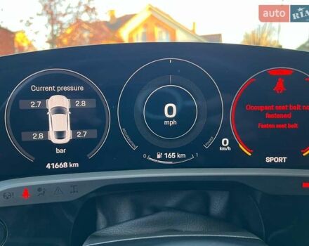 Черный Порше Тайкан, объемом двигателя 0 л и пробегом 41 тыс. км за 49980 $, фото 28 на Automoto.ua