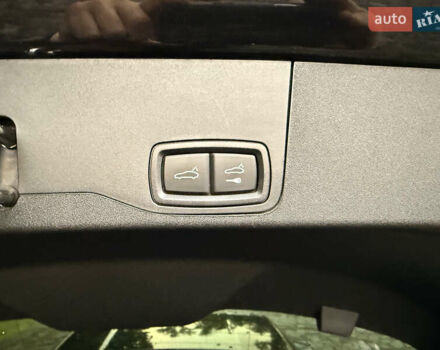 Черный Порше Тайкан, объемом двигателя 0 л и пробегом 11 тыс. км за 83333 $, фото 112 на Automoto.ua