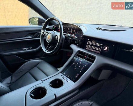 Черный Порше Тайкан, объемом двигателя 0 л и пробегом 34 тыс. км за 52000 $, фото 5 на Automoto.ua
