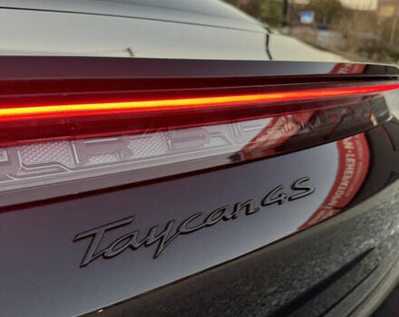 Черный Порше Тайкан, объемом двигателя 0 л и пробегом 40 тыс. км за 88500 $, фото 9 на Automoto.ua